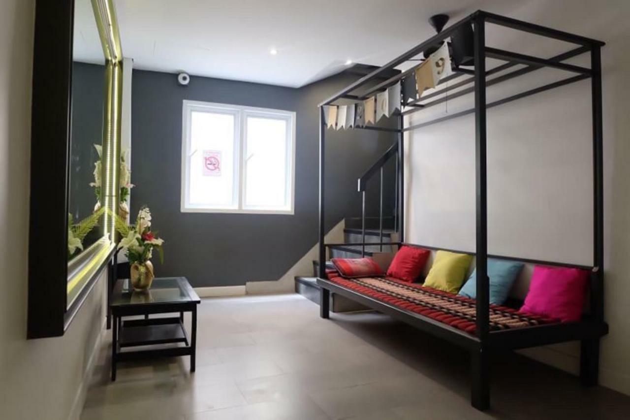 Four Sisters Homestay Bangkok Exterior foto